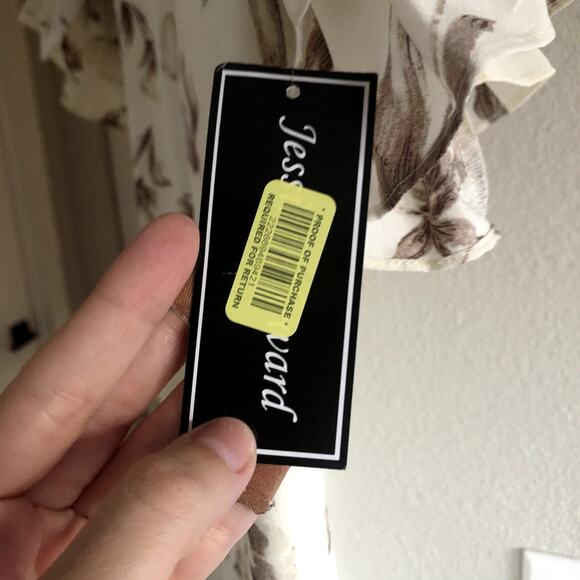 Jessica Howard Cream Floral Dress - Picture 4 of 7